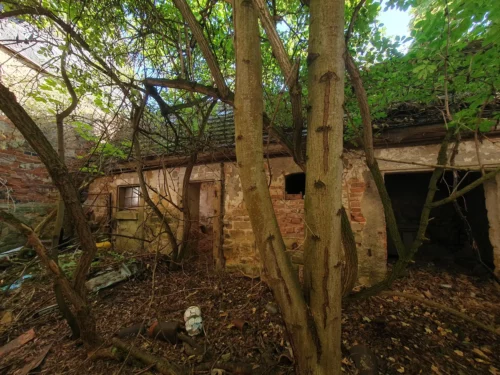 Kleine Gebäude hinter dem Verwalterhaus